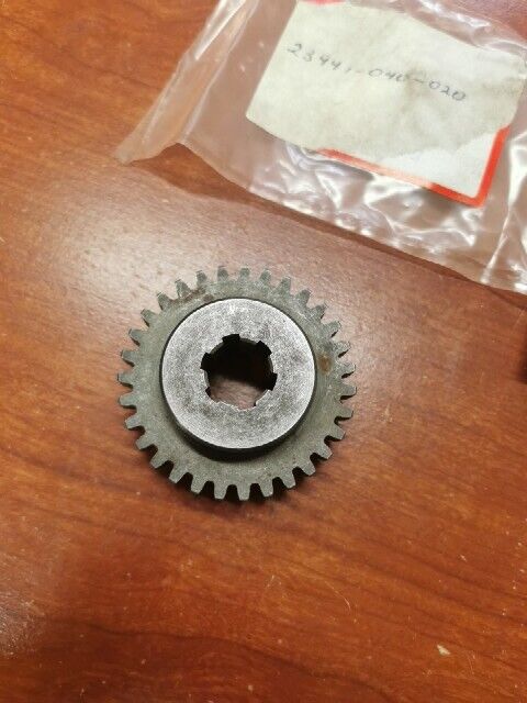 NOS Honda C72 CA72 C77 C78 CA77 C75 C70 SECOND GEAR 23441-040-020 H80