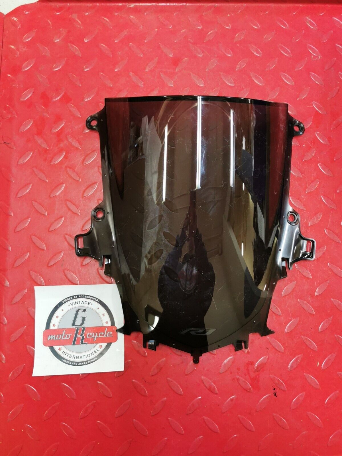 NOS Yamaha YZF-R1 R1 WINDSHIELD SPRINTSCREEN SMOKE 2CR-261C0-00-00 YB2