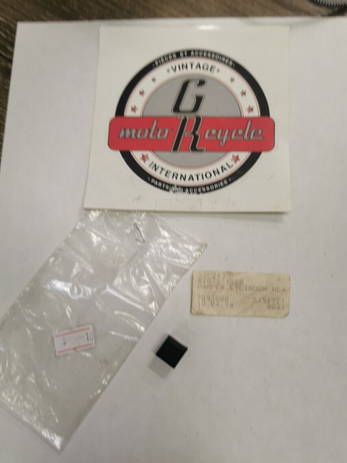 NEW NOS KAWASAKI DAMPER CYLINDER 92075-1368 K32