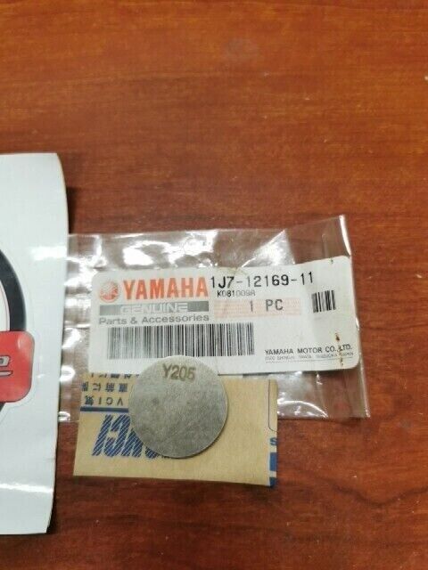NOS Yamaha FZ600 XJ550 XJ600 XJ650 ADJUSTING PAD (2.05) 1J7-12169-11-00 Y105