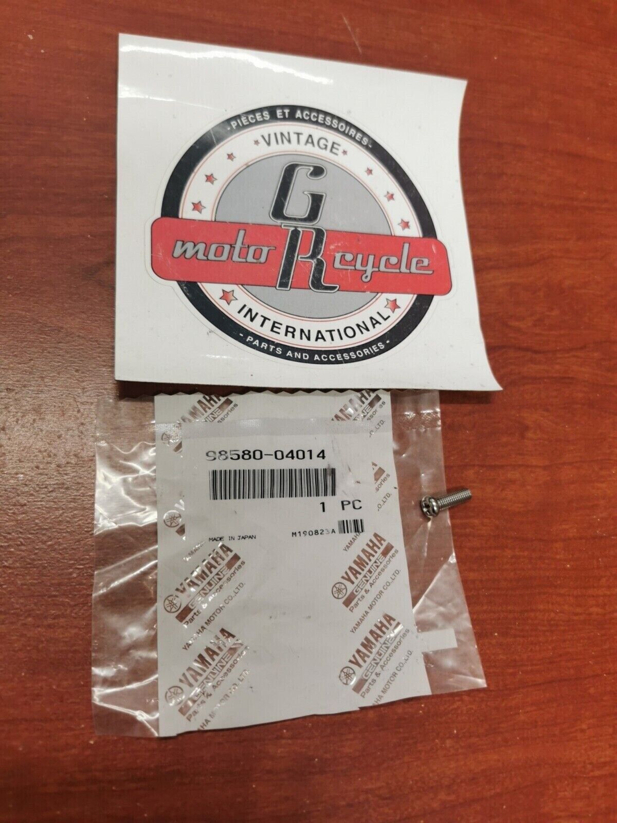 NOS YAMAHA EF2000 EF2800 EF4000 EF5000 YFM100 SCREW PAN HEAD 98580-04014-00 Y81