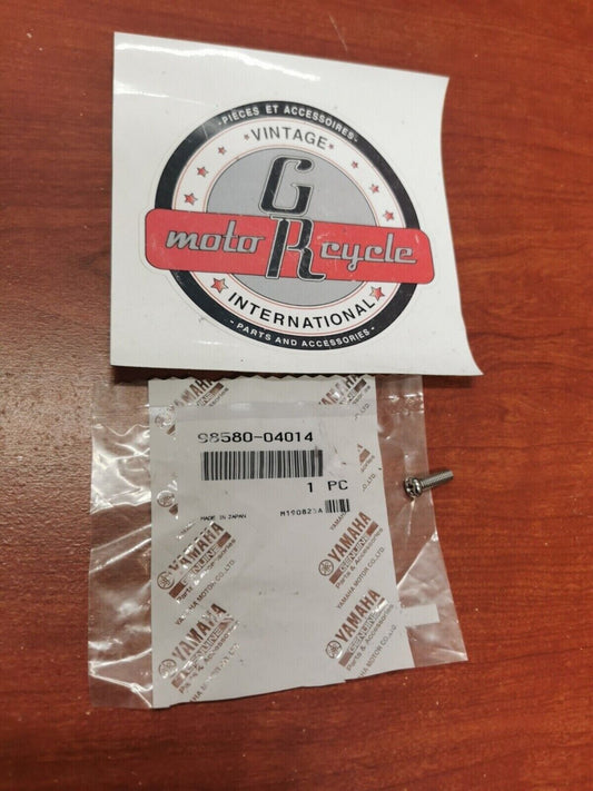 NOS YAMAHA EF2000 EF2800 EF4000 EF5000 YFM100 SCREW PAN HEAD 98580-04014-00 Y81