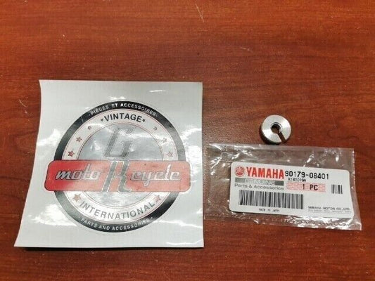 NOS Yamaha IT200 TT600 TY250 WR250 WR400 YZ125 NUT (23X) 90179-08401-00 Y107