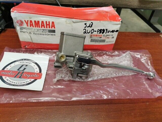 NOS Yamaha YFM700 REAR MASTER CYLINDE 1HP-2583V-00-00 SUB 2UD-F583V-00-00 Y105