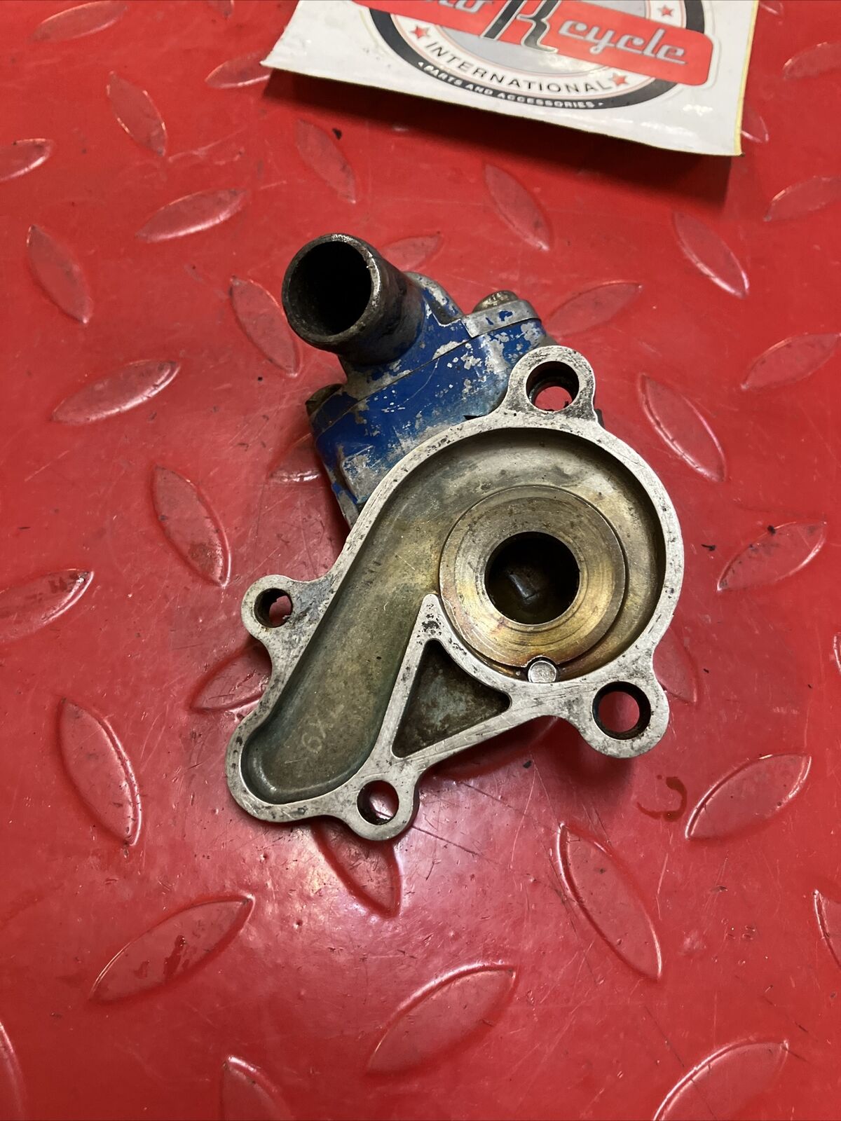 Suzuki RM125 1987 right Crankcase crank case water pump cover housing 1986 88 2