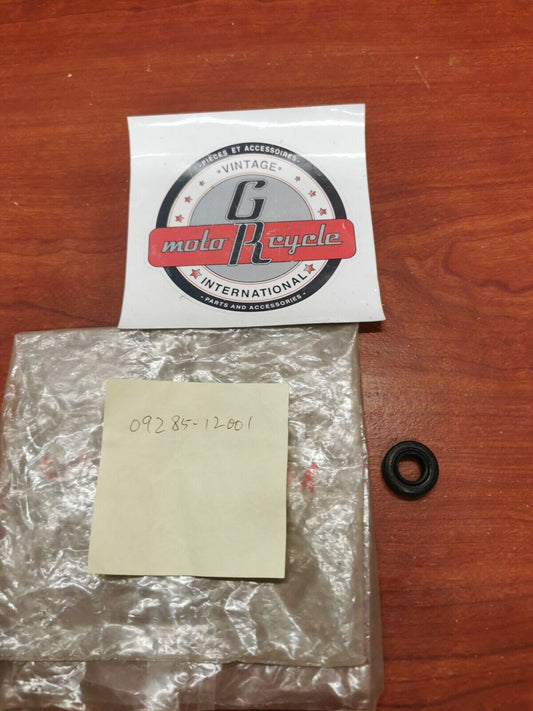 NOS Suzuki OIL SEAL 09285-12001 SUB. 09285-12006 S17