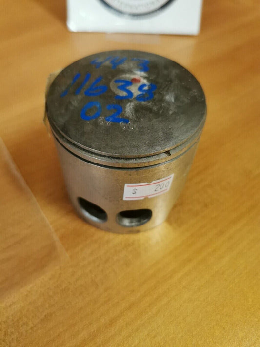 NOS YAMAHA DT175 1974 - 77  PISTON 4 O/S 1.00  SUPERCEDED BY 443-11638-03-00 Y46