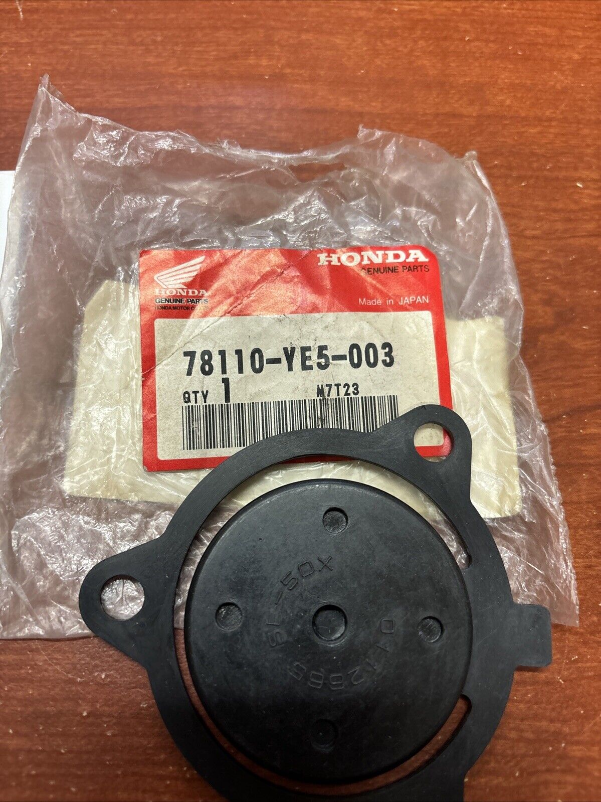NOS Honda WP20X INLET VALVE 78110-YE5-003 H162