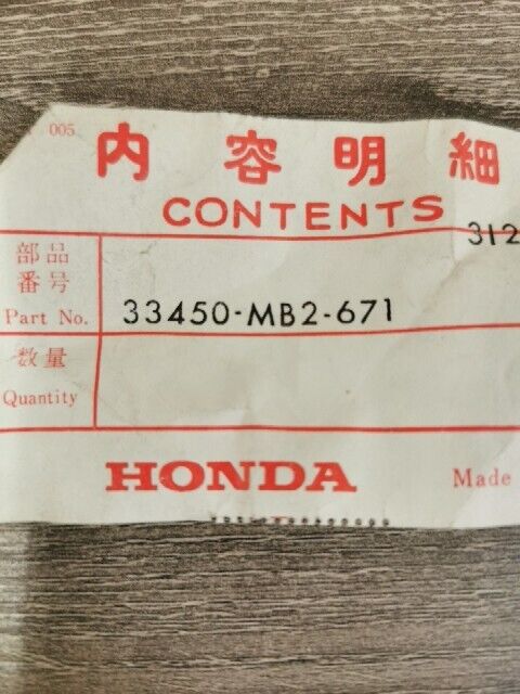 NOS HONDA VF700F VF750F 1983 1984 TURN SIGNAL WINKER L FR 33450-MB2-671 H83