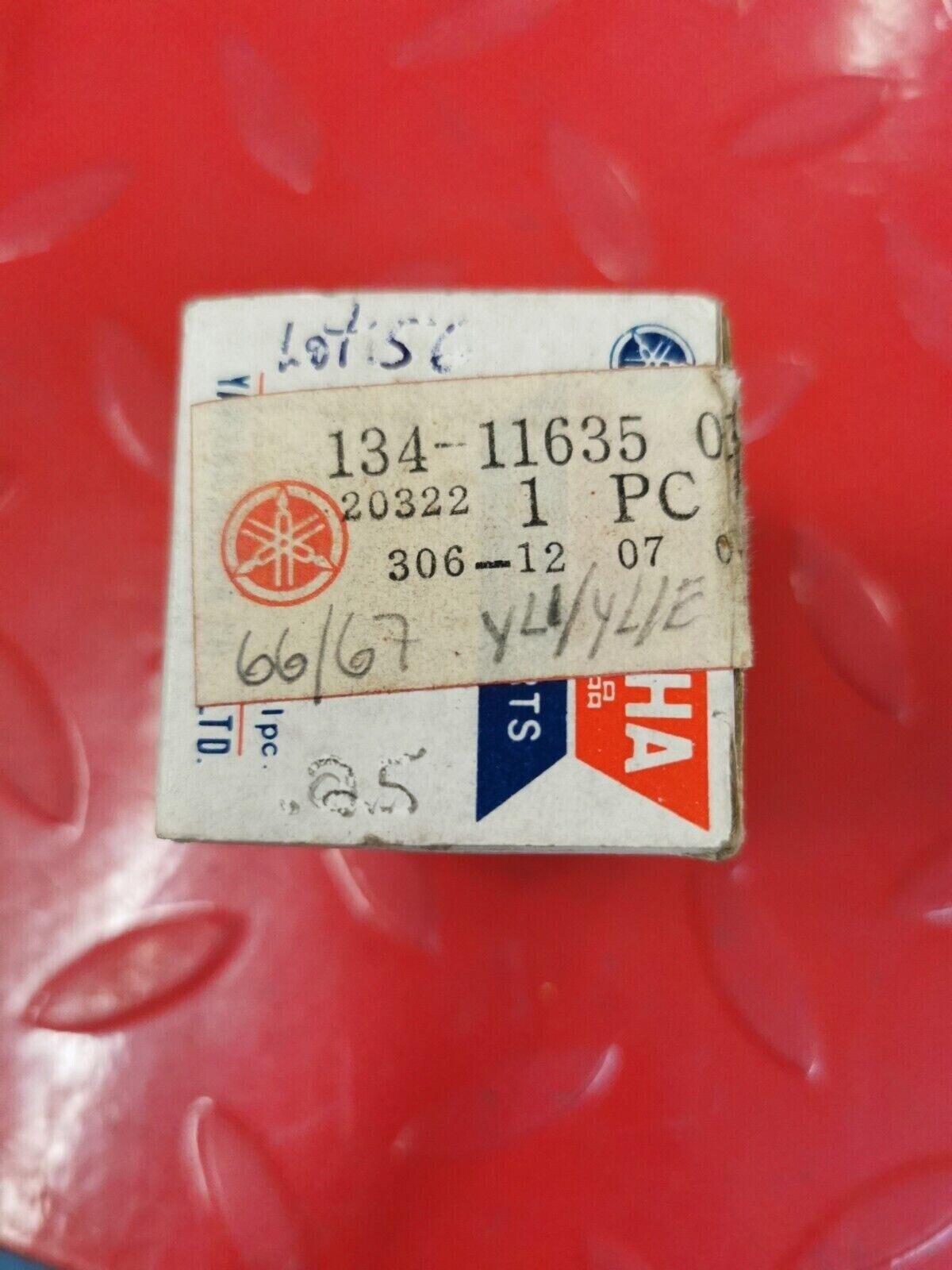 NOS YAMAHA YL1 YL1E   1966 1967  PISTON 0.25   134-11635-00 Y50