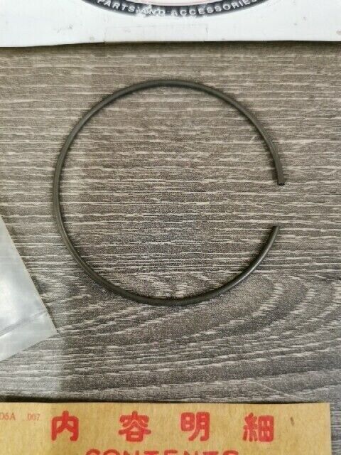 NEW NOS HONDA ATV TRX300FW FOURTRAX RING  SNAP 42208-HC5-003 H102