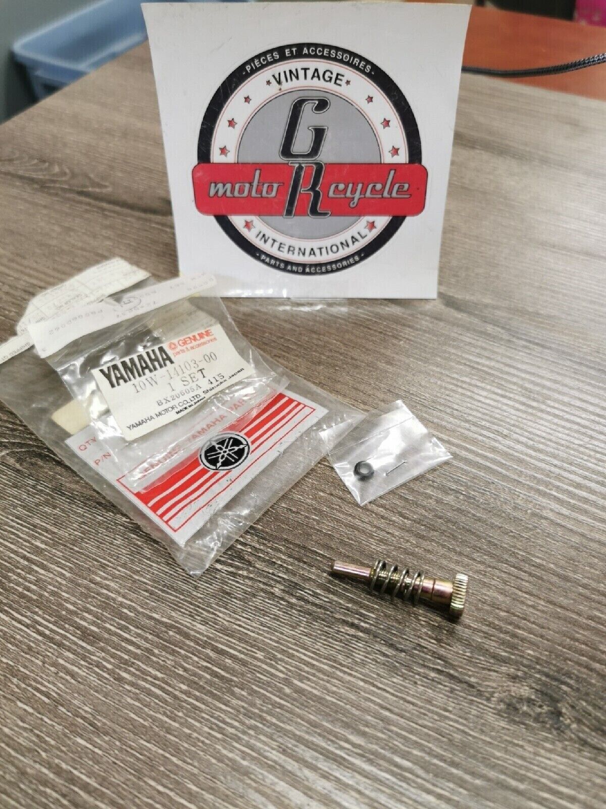 NOS YAMAHA THROTTLE  SCREW  10W-14103-00-00 Superseded by 4AC-14103-00-00  Y56