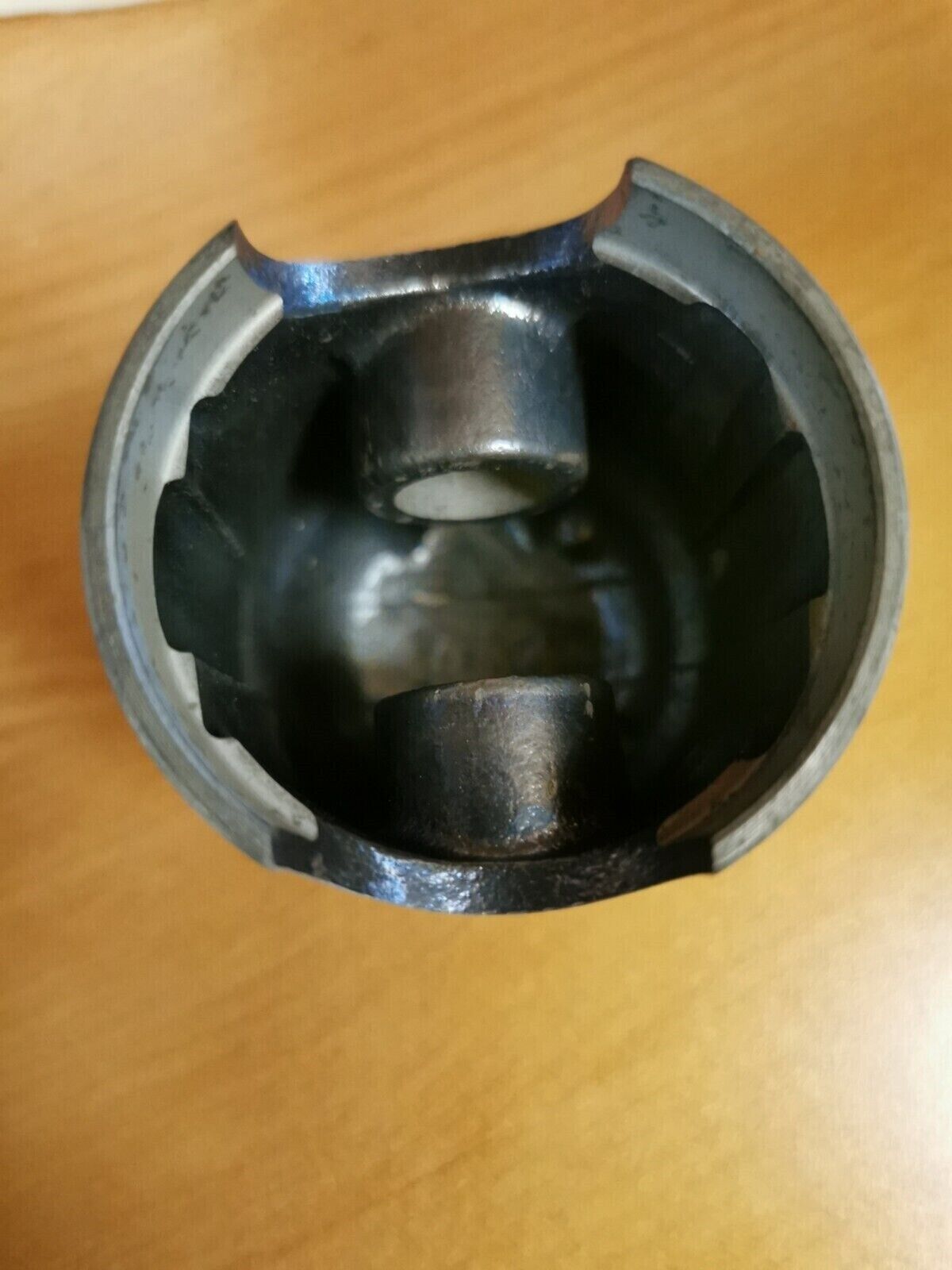 NOS YAMAHA YB100 1987   PISTON STD  2N3-11636-02 Y45