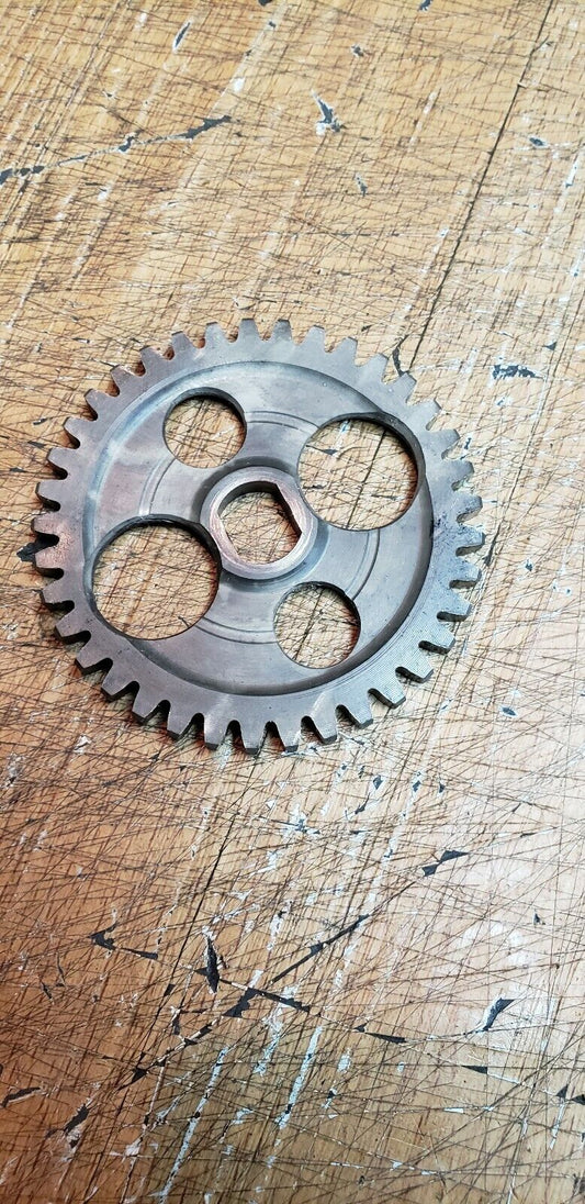 Honda XR200R 1983 oil pump gear 37T drive 15131-437-010