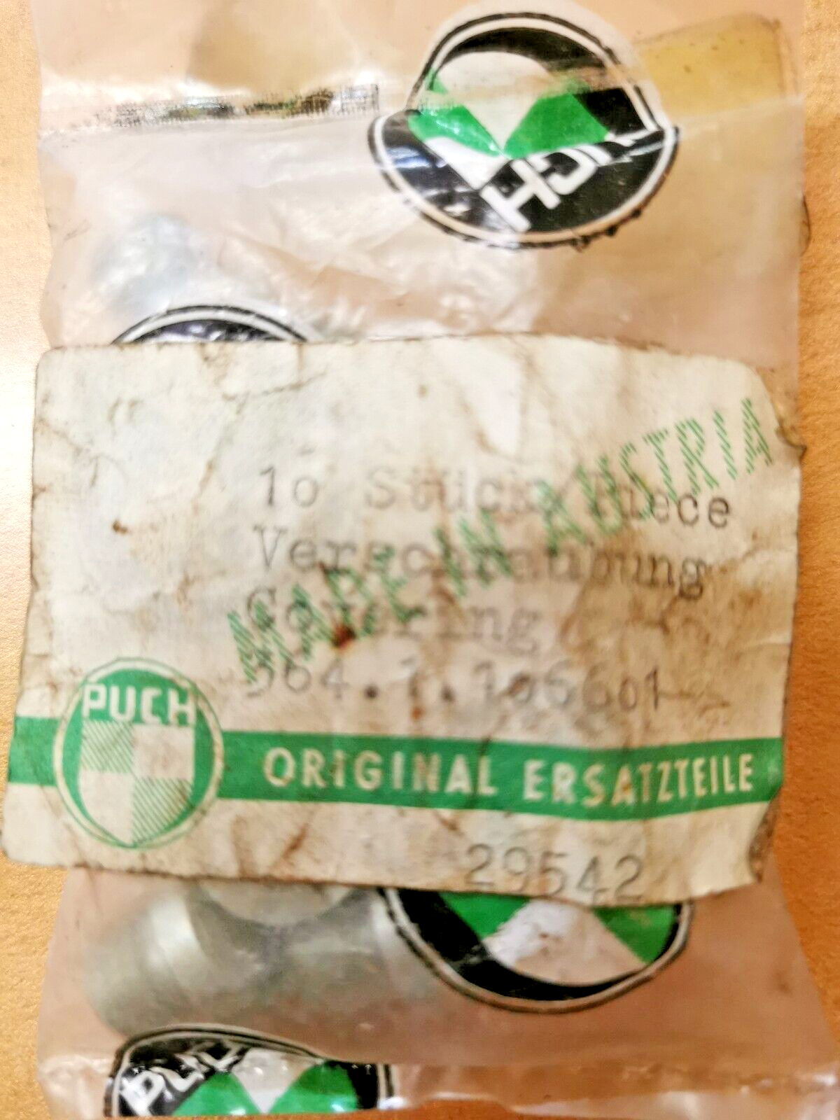 NOS BOMBARDIER PUCH MAXI BOLT 364.1.106601   P1
