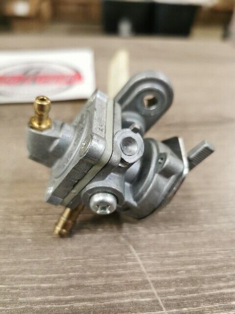 NOS YAMAHA XS650 1978 1979 FUEL COCK ASSY 2M0-24500-04-00 Y170