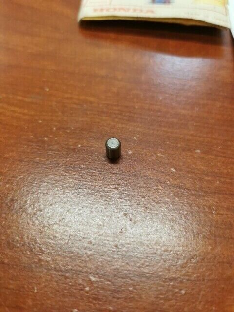 NOS Honda C70 C72 C75 C77 ROLLER (5X6.25) 91102-253-000 H68