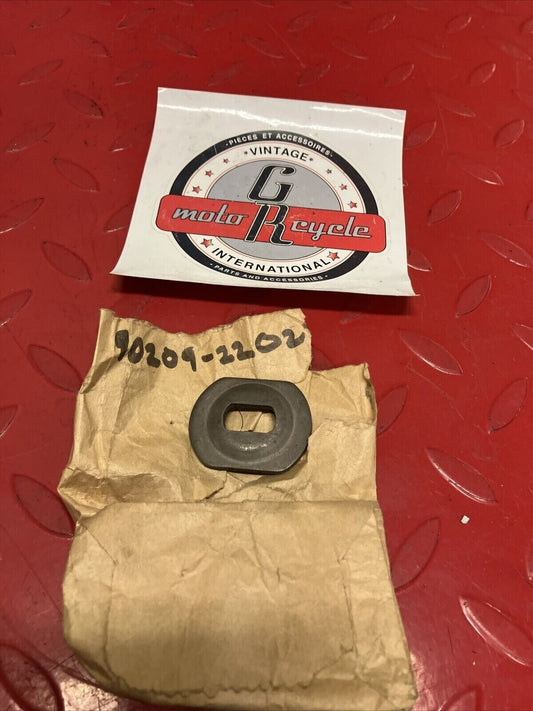 NOS YAMAHA WASHER SPECIAL SHAPE 90209-22027-00 Y67
