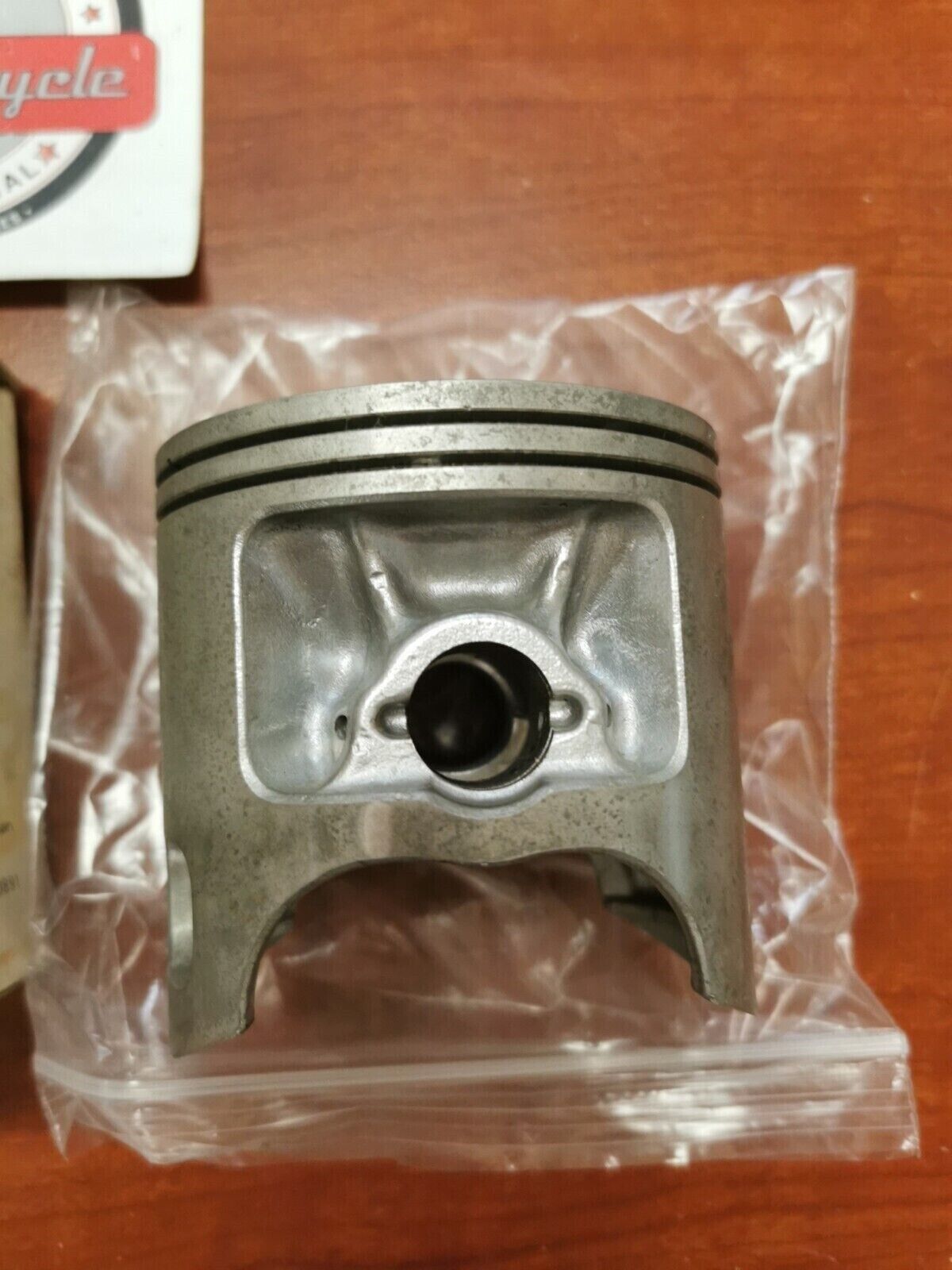 NOS Yamaha 1983 1984 IT490 PISTON (STD) 26A-11631-00-94 Y86