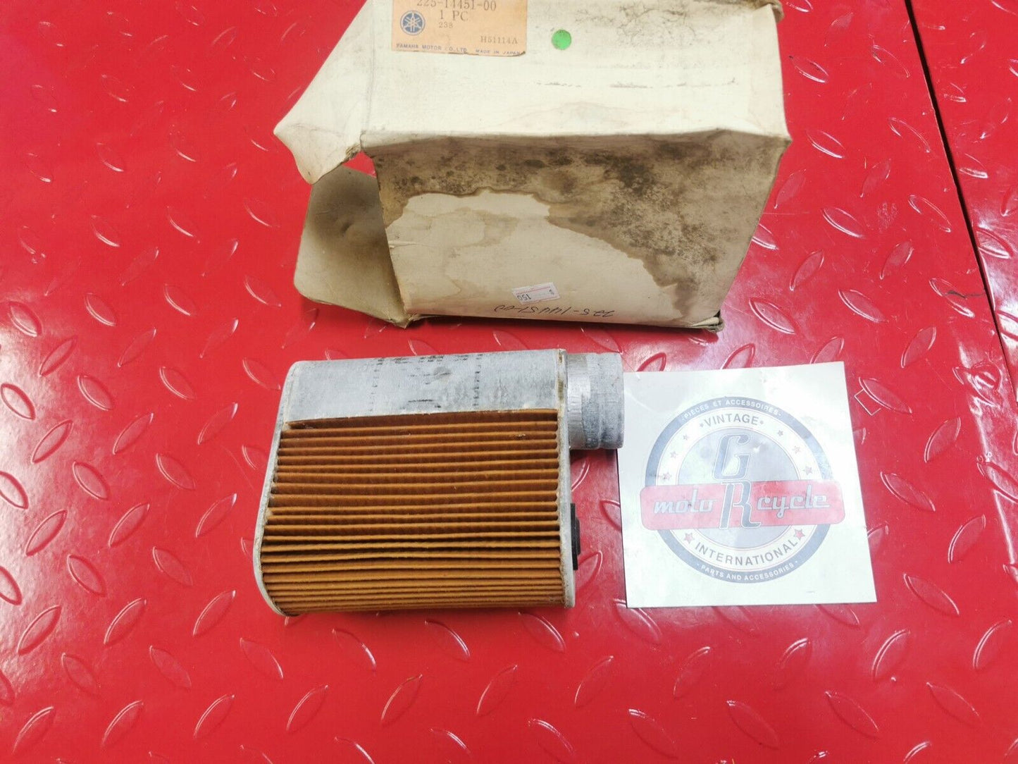 NOS YAMAHA L5 1970 CASE  AIR CLEANER 1  Y13