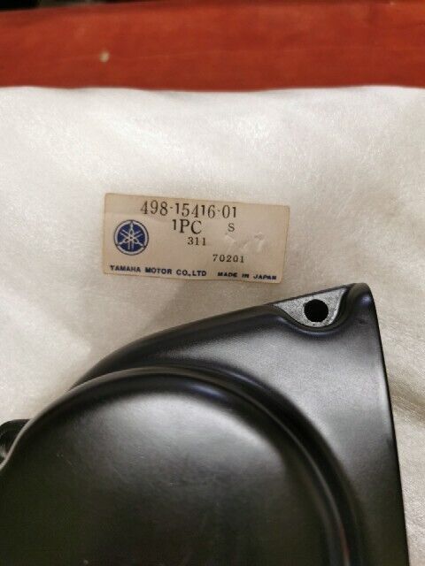 NOS Yamaha DT250 DT400 OIL PUMP COVER 498-15416-01-00 Y115