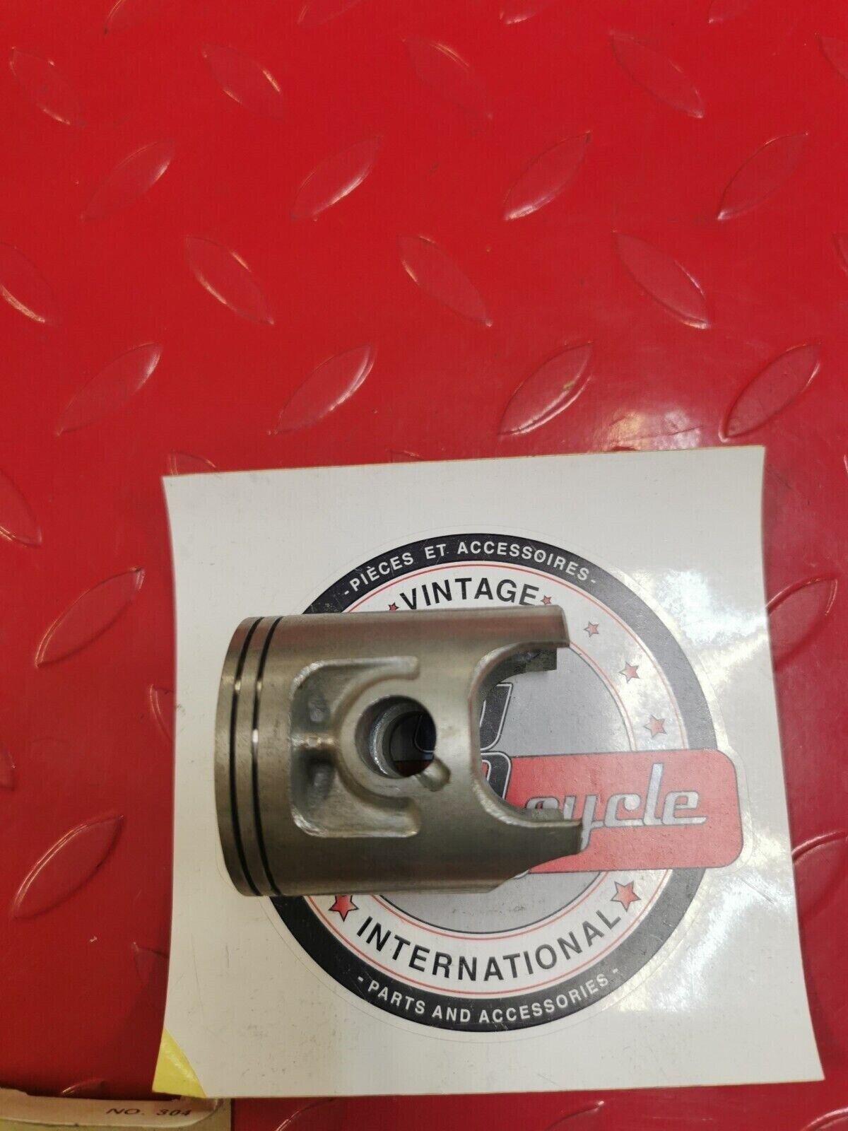 NOS YAMAHA YZ80 1983 PISTON STD 22W-11631-01-94 Y27