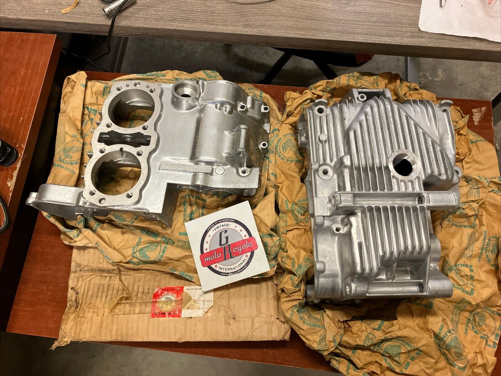 NOS Honda CB450 CL450 UPPER & UNDER CRANKCASE 11100-292-080 11200-292-080 H153