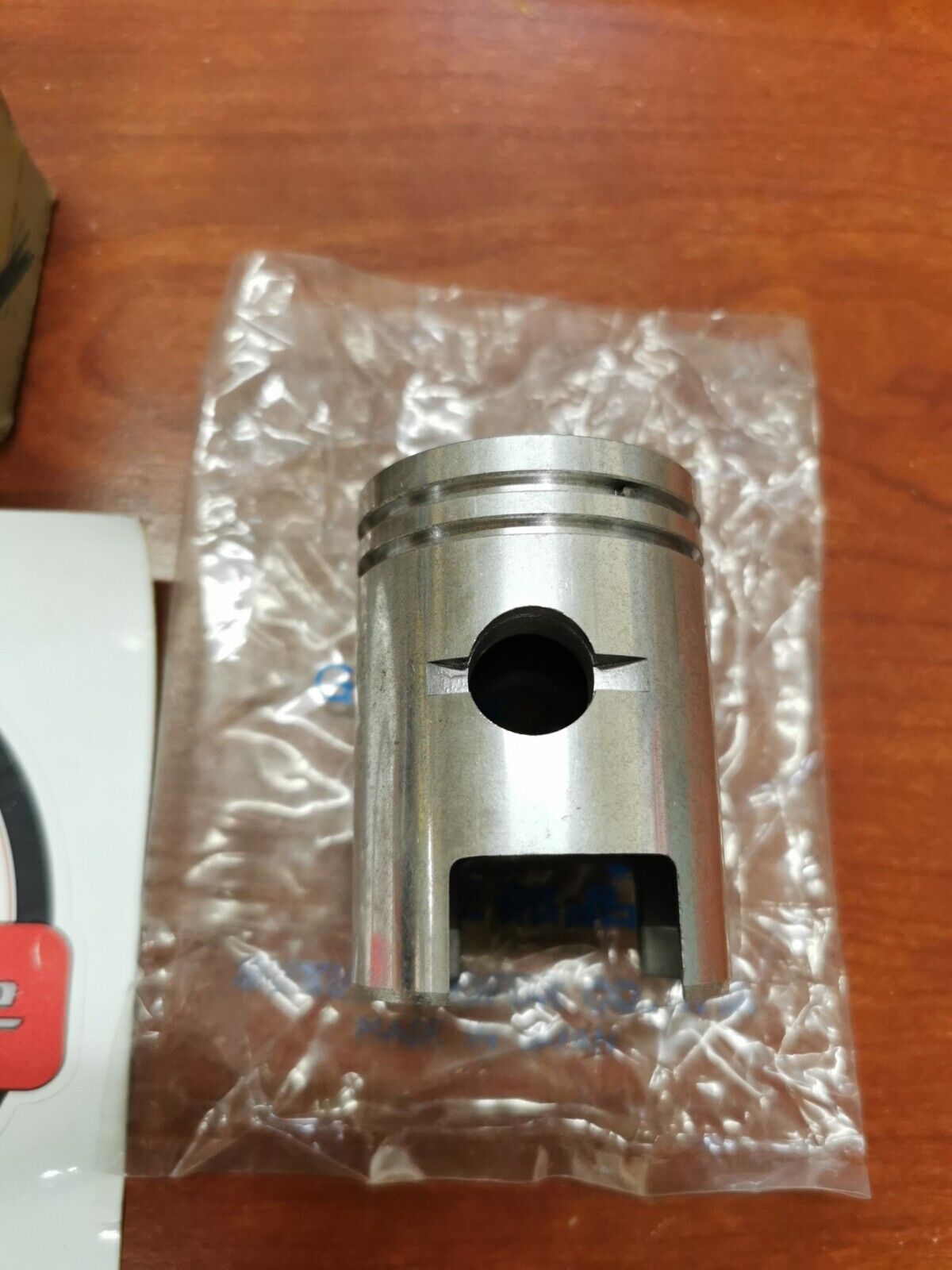 NOS Suzuki K10 K11 K15  PISTON STD 12110-03960 SUB. 12110-03002 S32