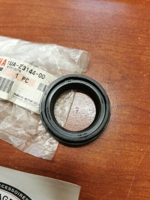 NOS Yamaha XS400 RD350LC DUST SEAL 1UA-23144-00-00 Y103