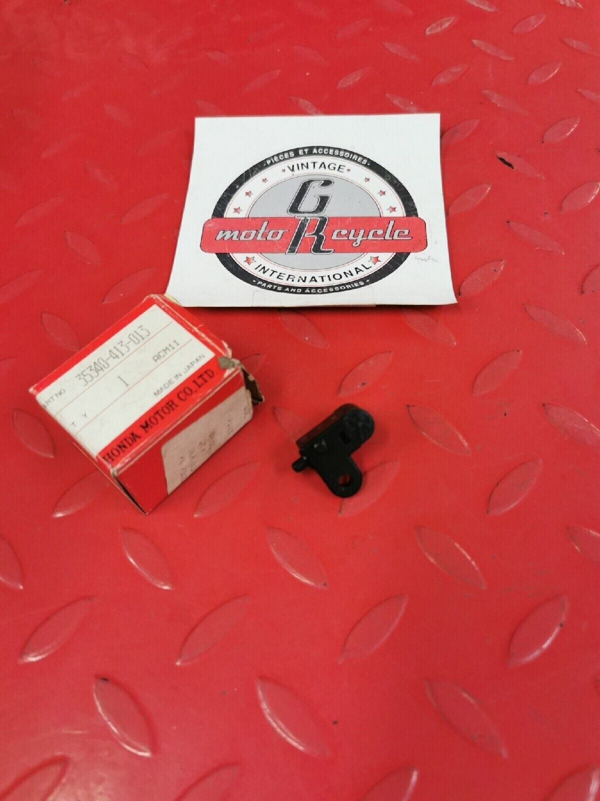 NOS HONDA CB400A GL1000 CX500 1978  SWITCH ASSY  FR  STOP  35340-413-013 H39