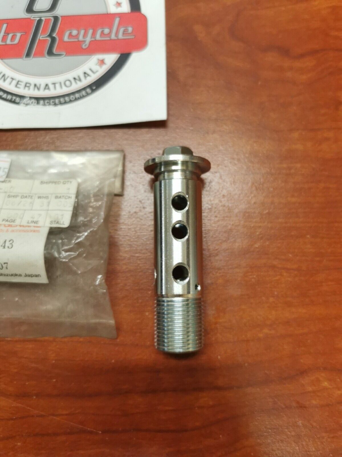 NOS Yamaha UNION BOLT BYPASS VALVE 90401-20043-00 SUB. 1L9-13340-01-00 Y69