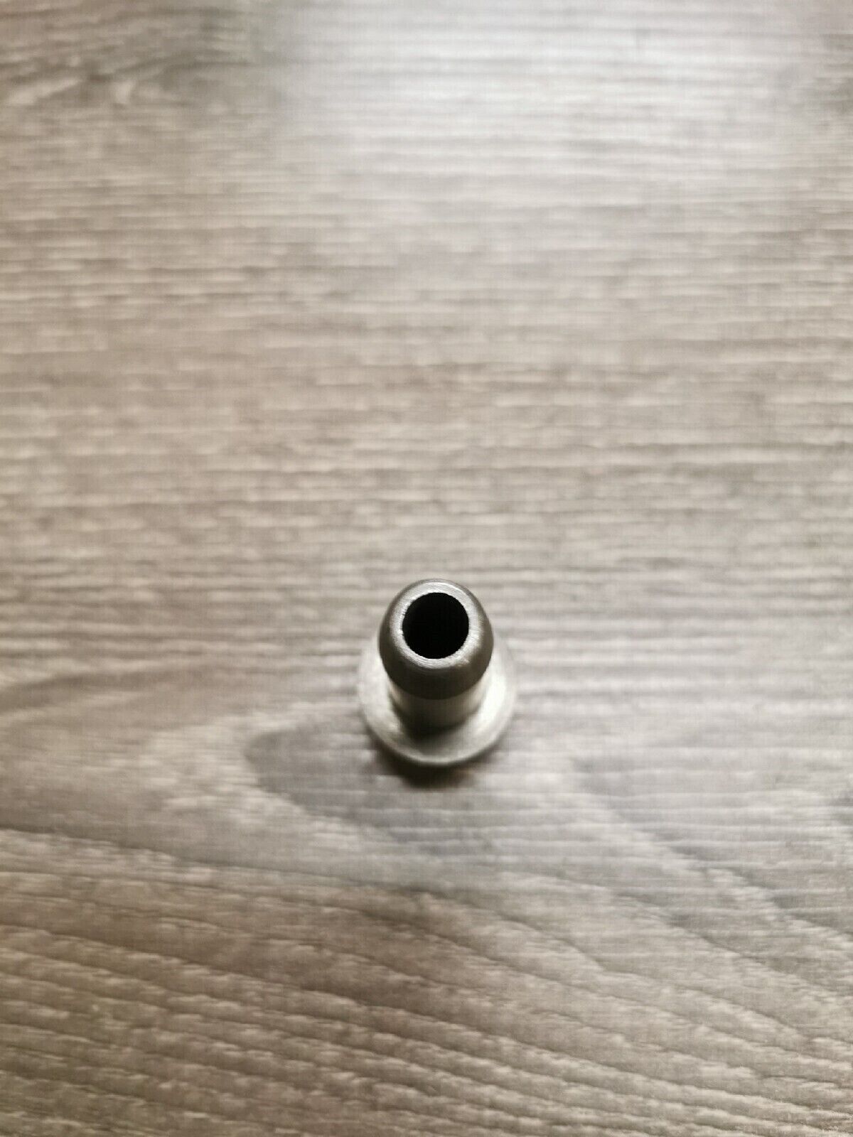 NOS YAMAHA GUIDE INTAKE VALVE 1ST O/S 1J7-11133-10-00 Y51