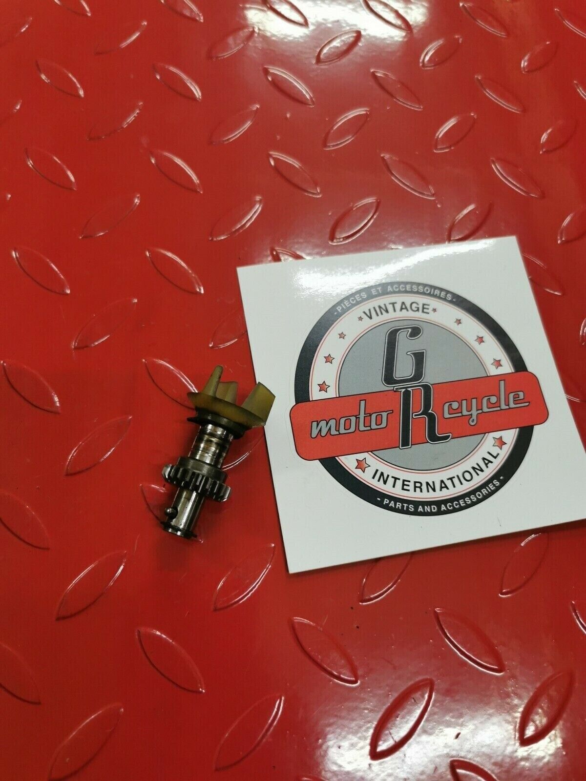 Suzuki RM125 1991 water pump shaft gear impeller 17491-43D01 17511-27C11 1990