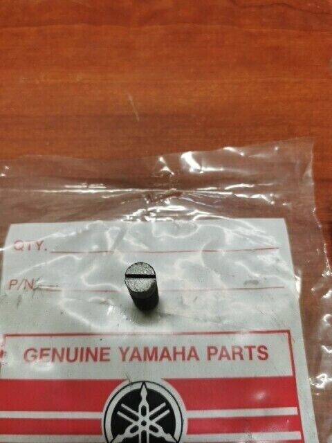 NOS Yamaha R3 TR2 TX650 XS1 YR1 SCREW 168-18133-00-00 SUB 90149-10018-00 Y120