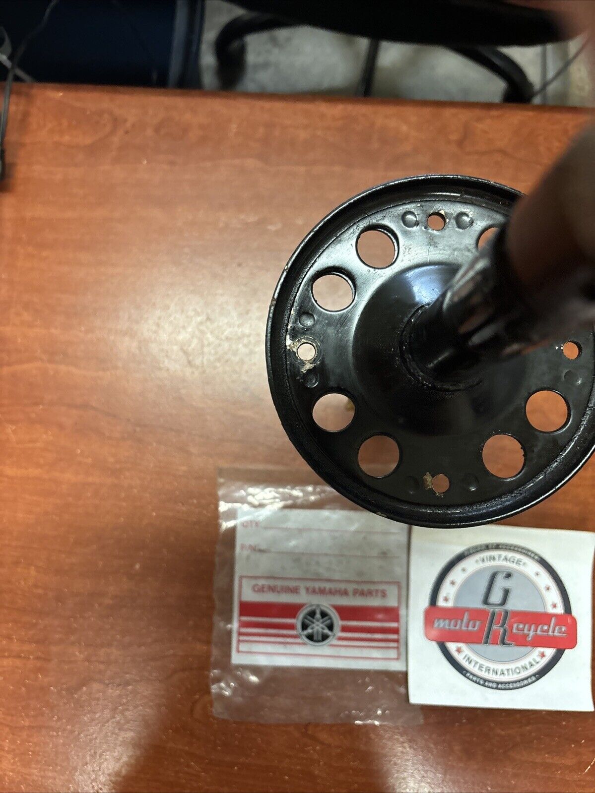 NOS Yamaha GP246F GP292F GS300 SM292 REAR AXLE 853-47520-01-00 Y183