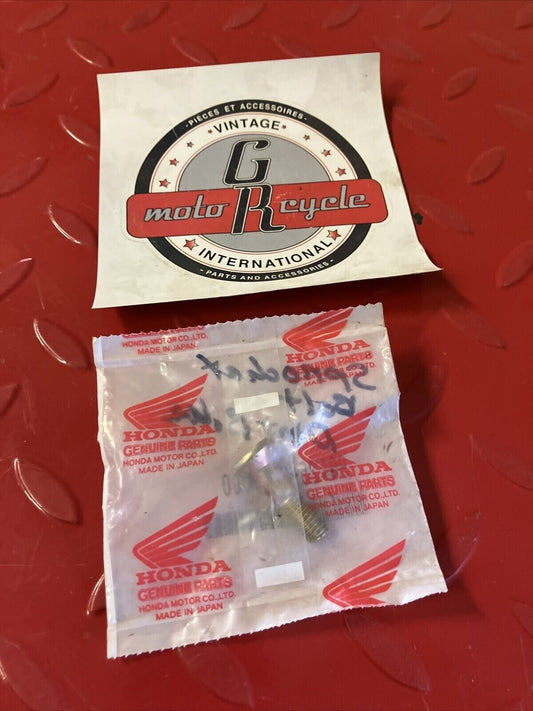 NOS HONDA CR XR REAR SPROCKET BOLT FLAT SCREW 90125-KA4-000 H24