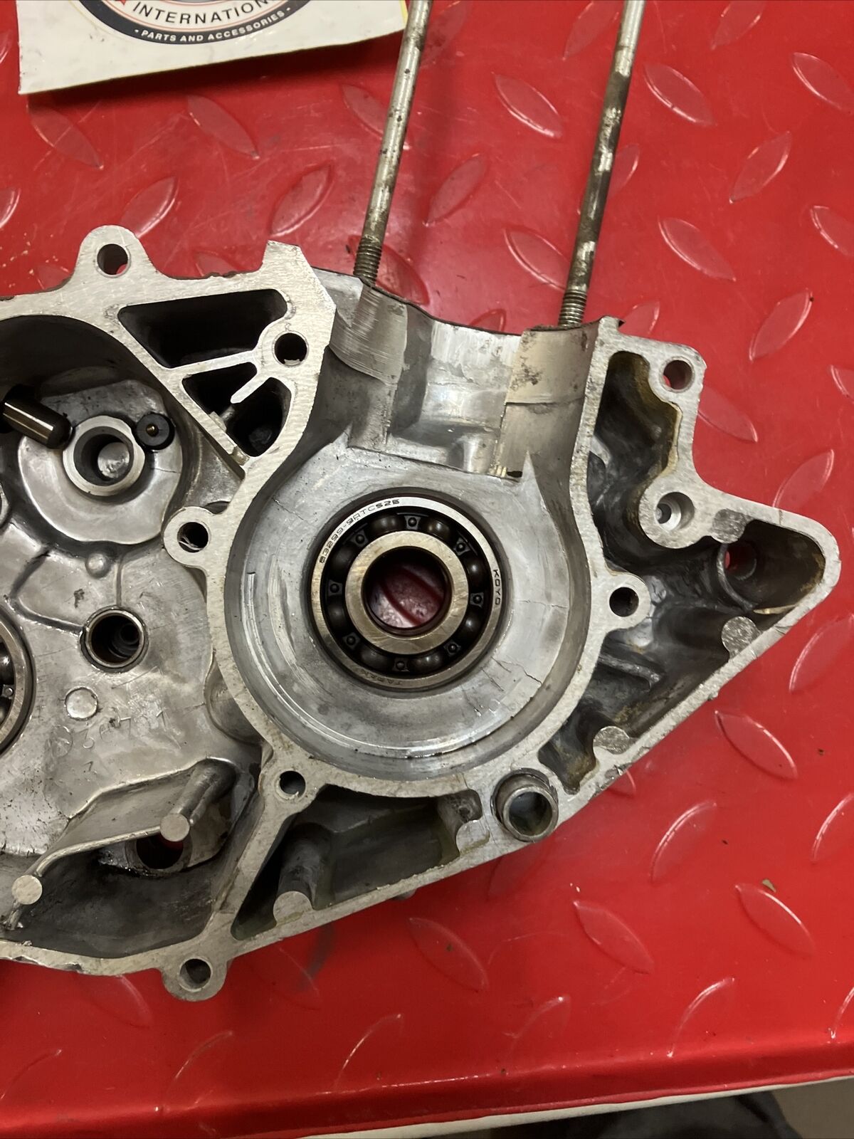Yamaha DT80 1982 left right crankcase set 374-15111-00-00 374-15111-01-00