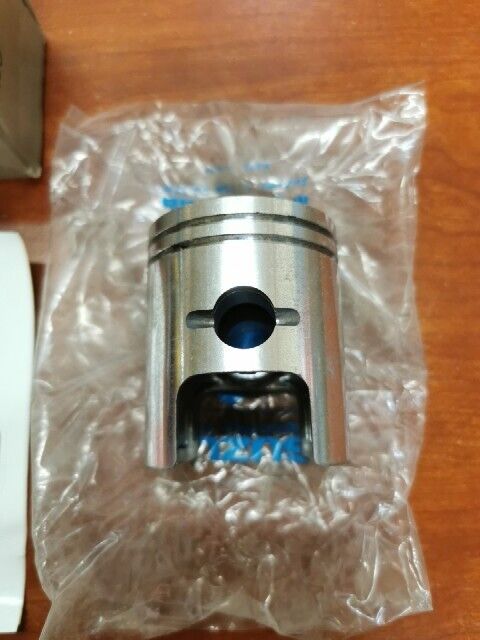 NOS Suzuki AS100 AC100 A100 PISTON OS 1.0 12110-12710 SUB. 12110-12003-100 S32