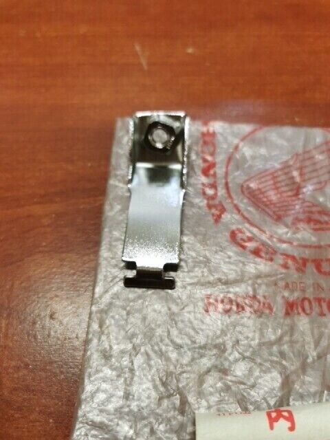 NOS Honda GL1000 EXHAUST PIPE BAND A 18326-371-660 H97