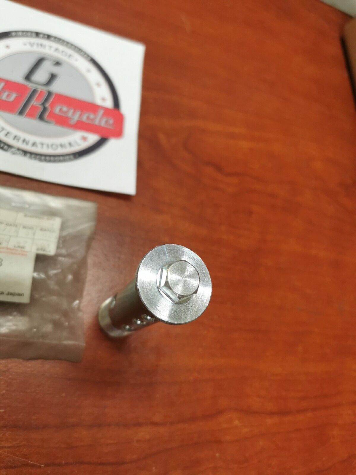 NOS Yamaha UNION BOLT BYPASS VALVE 90401-20043-00 SUB. 1L9-13340-01-00 Y69