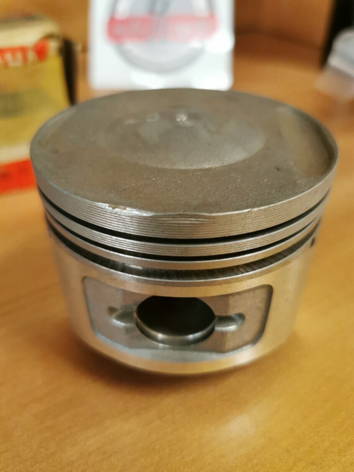 NOS YAMAHA TX750  1973 1974 PISTON STD 341-11631-21-96  Y47