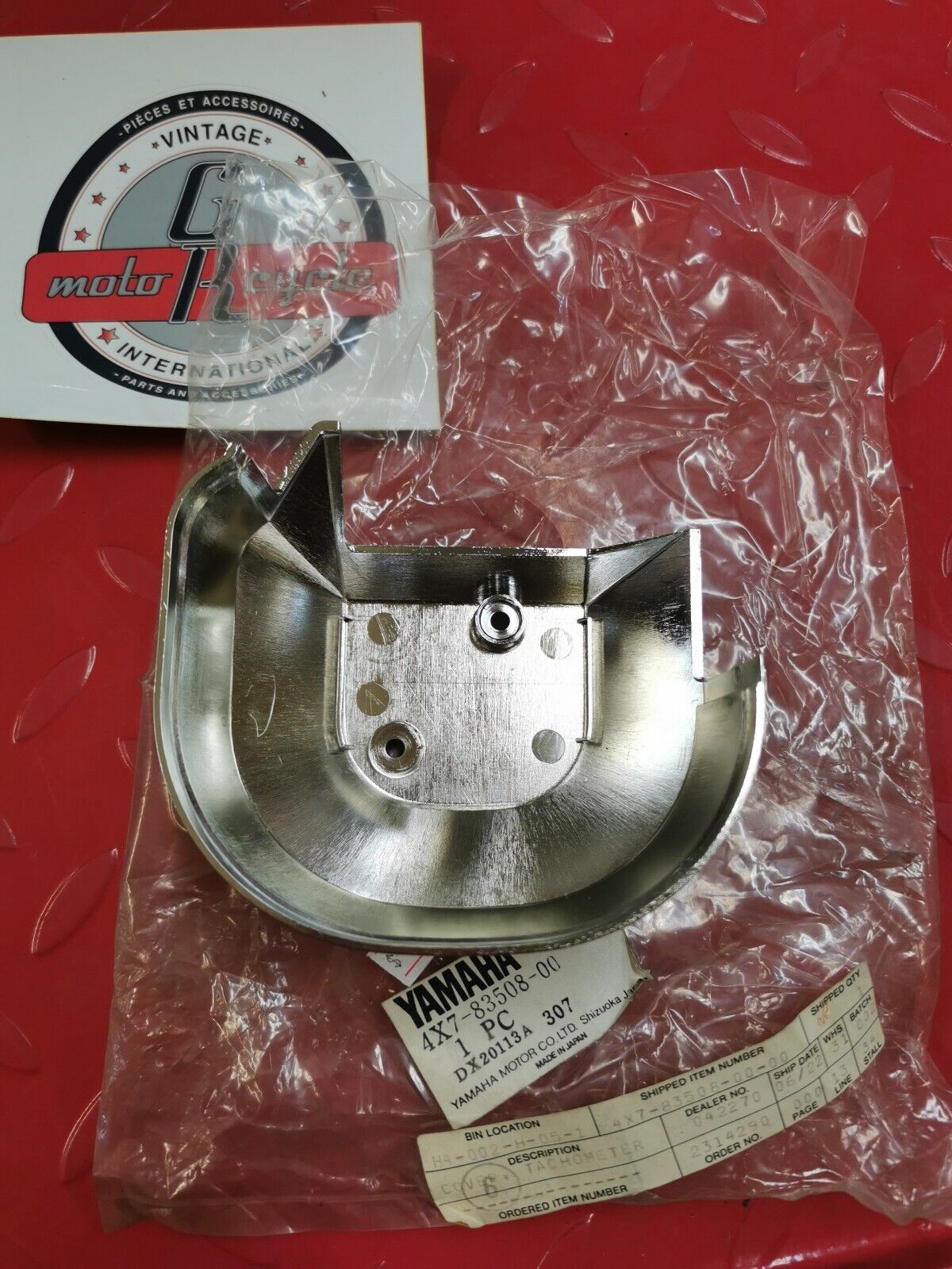 NOS Yamaha 1981 - 1983 XV750 1983 XV920 COVER TACHOMETER 4X7-83508-00-00 Y16