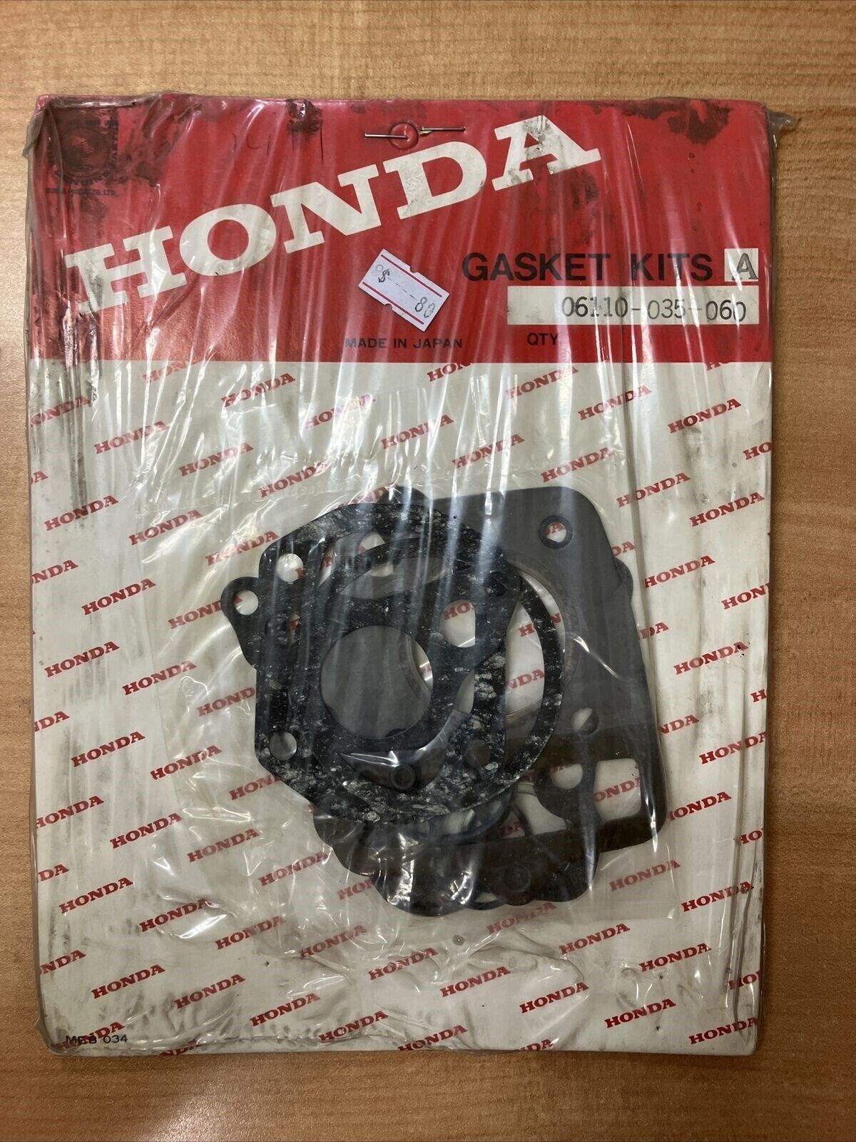 NOS HONDA Z50  1979 - 1981  GASKET KIT A 06110-035-060   H17