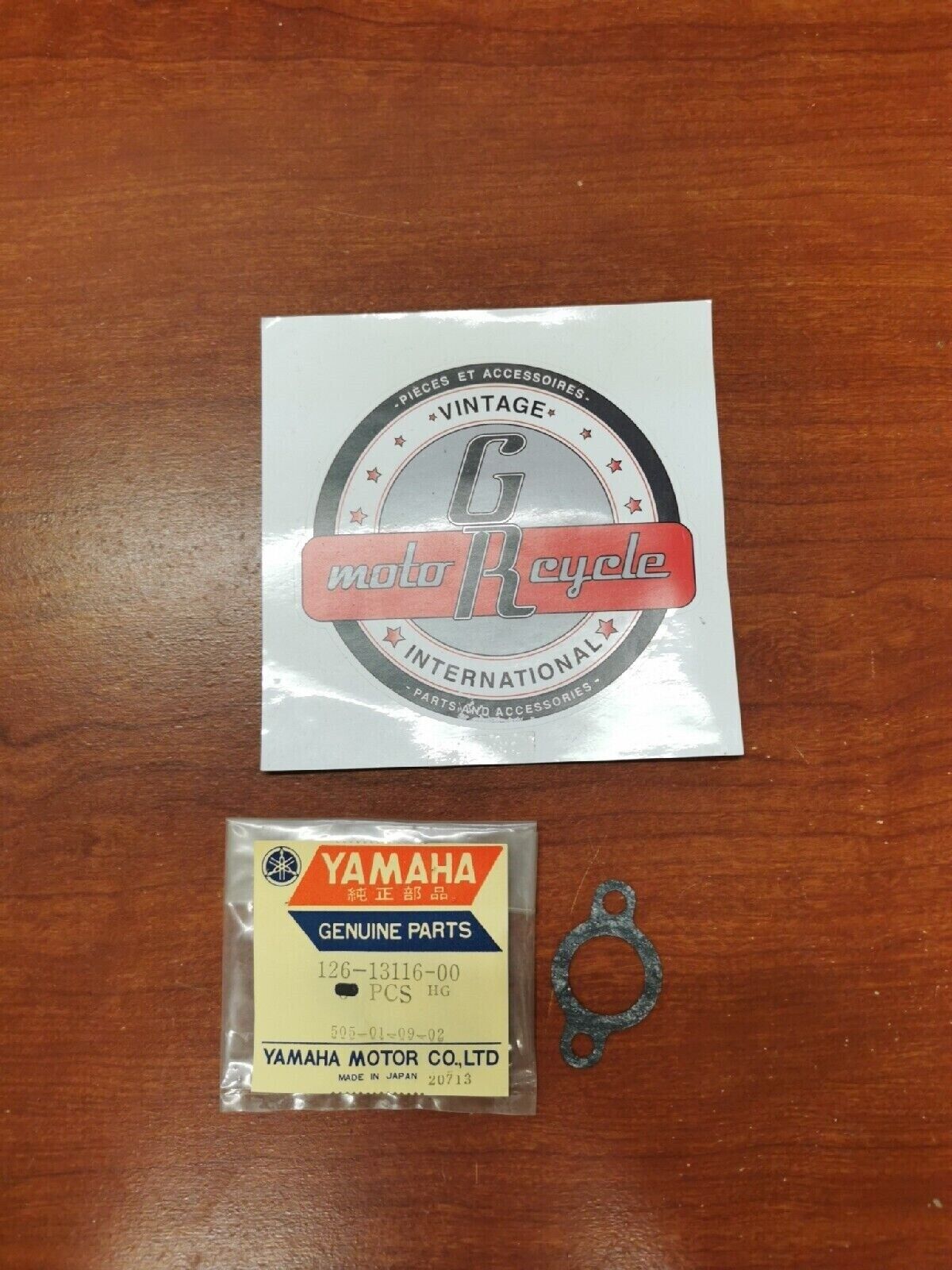 NOS Yamaha TD1 WR200 RD400 GPX433 PUMP CASE GASKET 126-13116-01-00 Y78