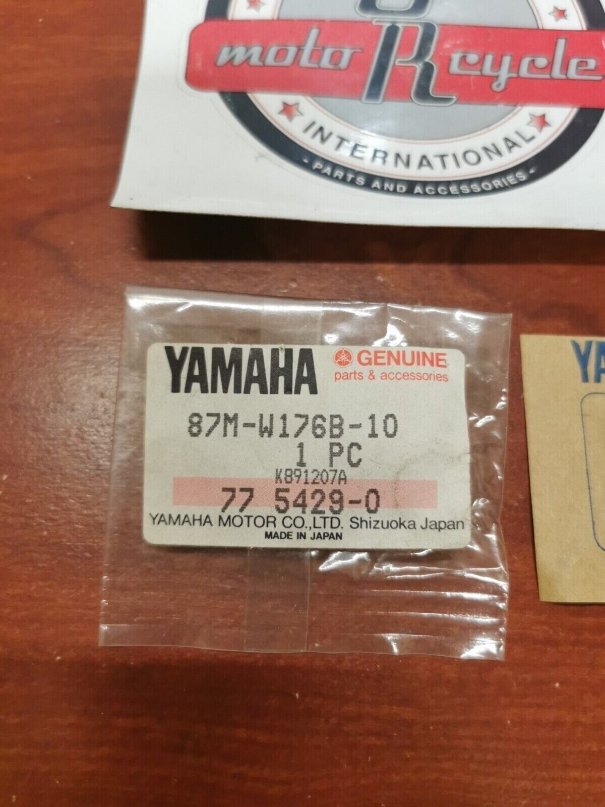 NOS Yamaha EX570 CS340 ET410 SR540 PZ480 ROLLER 87M-W176B-10-00 Y92