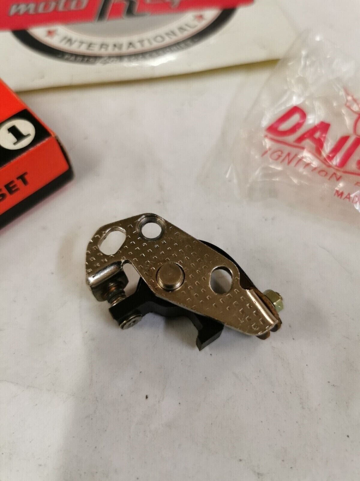 NOS DAIICHI HONDA CB72 CB77 POINTS  30204-268-004 J39