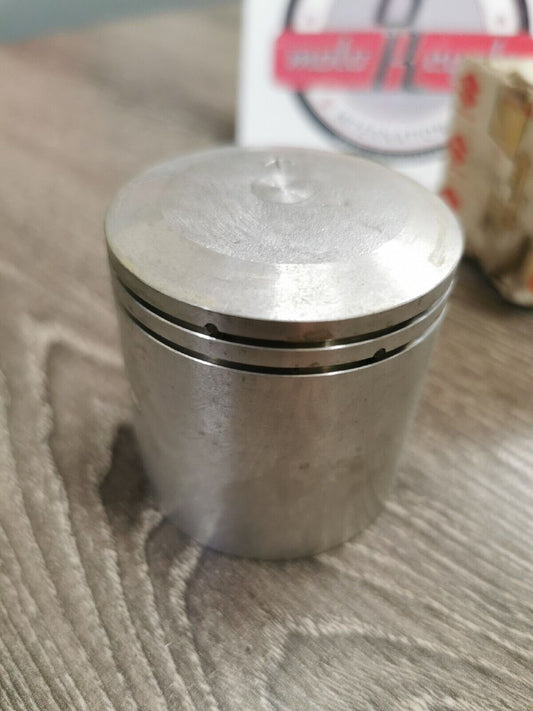 NOS SUZUKI  RM125 1976 - 1978  PISTON STD  12110-41300  S11