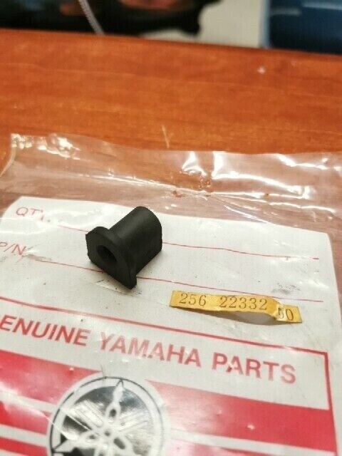 NOS Yamaha TX650 XS1 XS2 CHAIN CASE DAMPER 256-22332-00-00 Y132