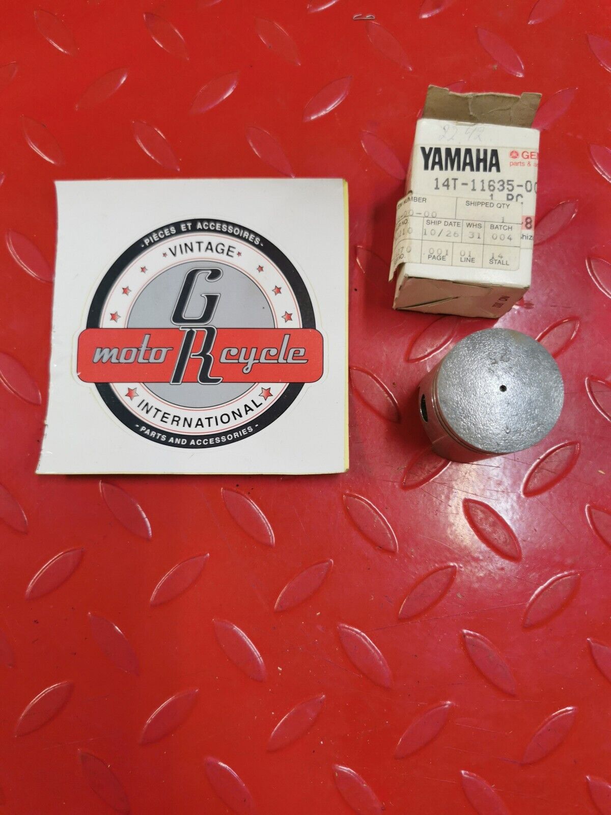 NOS YAMAHA  PISTON 1ST 0 S 0.25MM 14T-11635-00-00 SUPERCEDED 3CP-11635-00-00 Y33