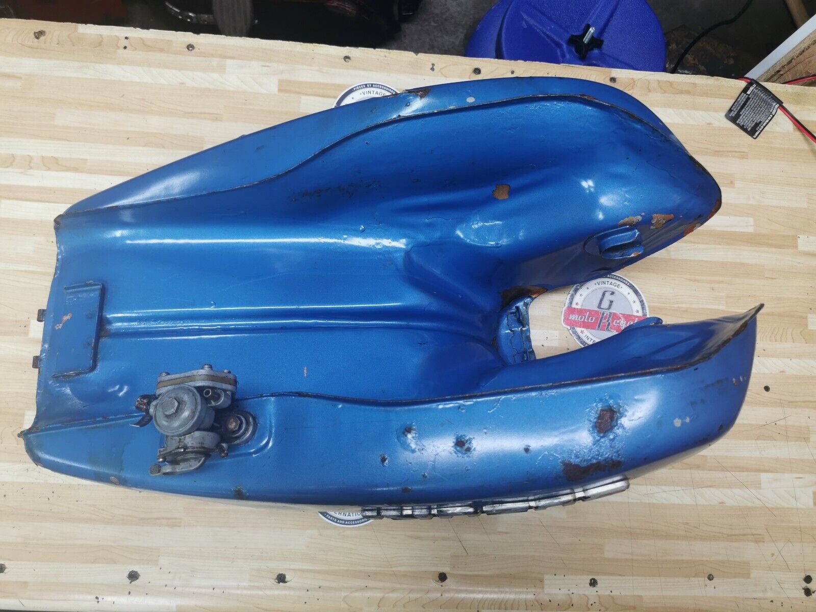 Suzuki GT750 1975 fuel tank lemans water buffalo gas petrol reservoir 73 - 77